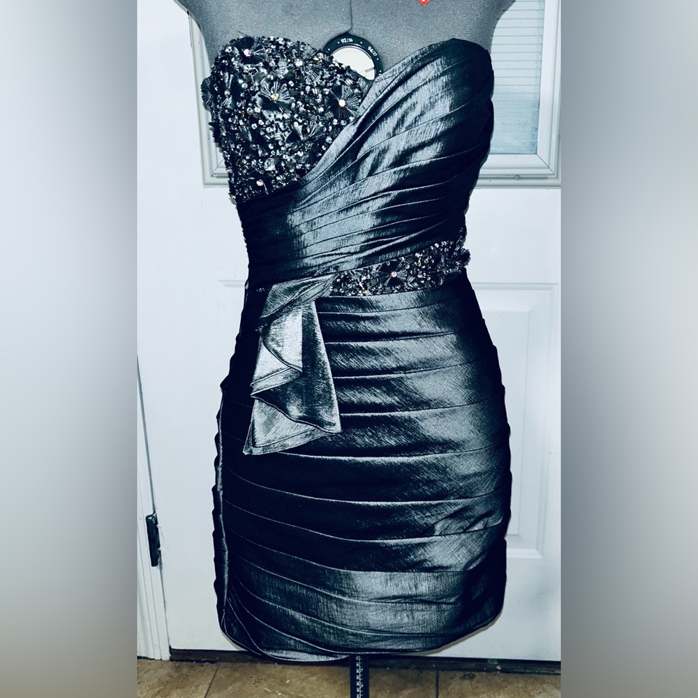 Riva Designs Metallic Grey Beaded Strapless Cocktail Dress